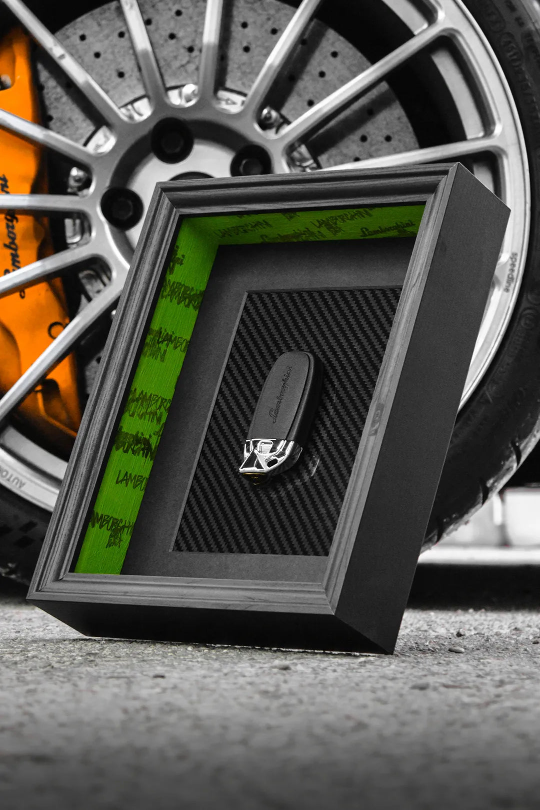 Décoration Lamborghini clé encadré