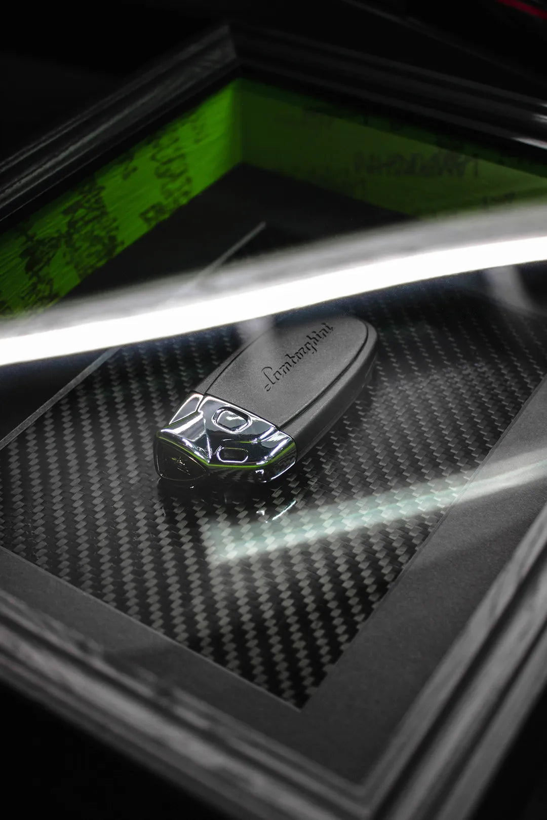 Œuvre Lamborghini clé encadré - Hilario DE PAIVA