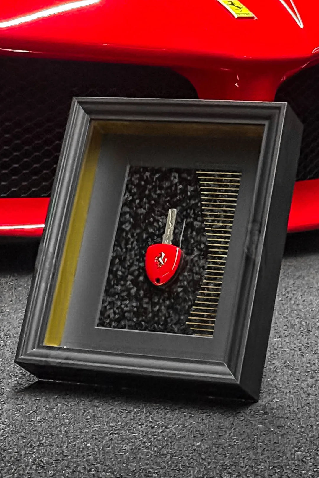 Décoration Ferrari LaFerrari clé encadré