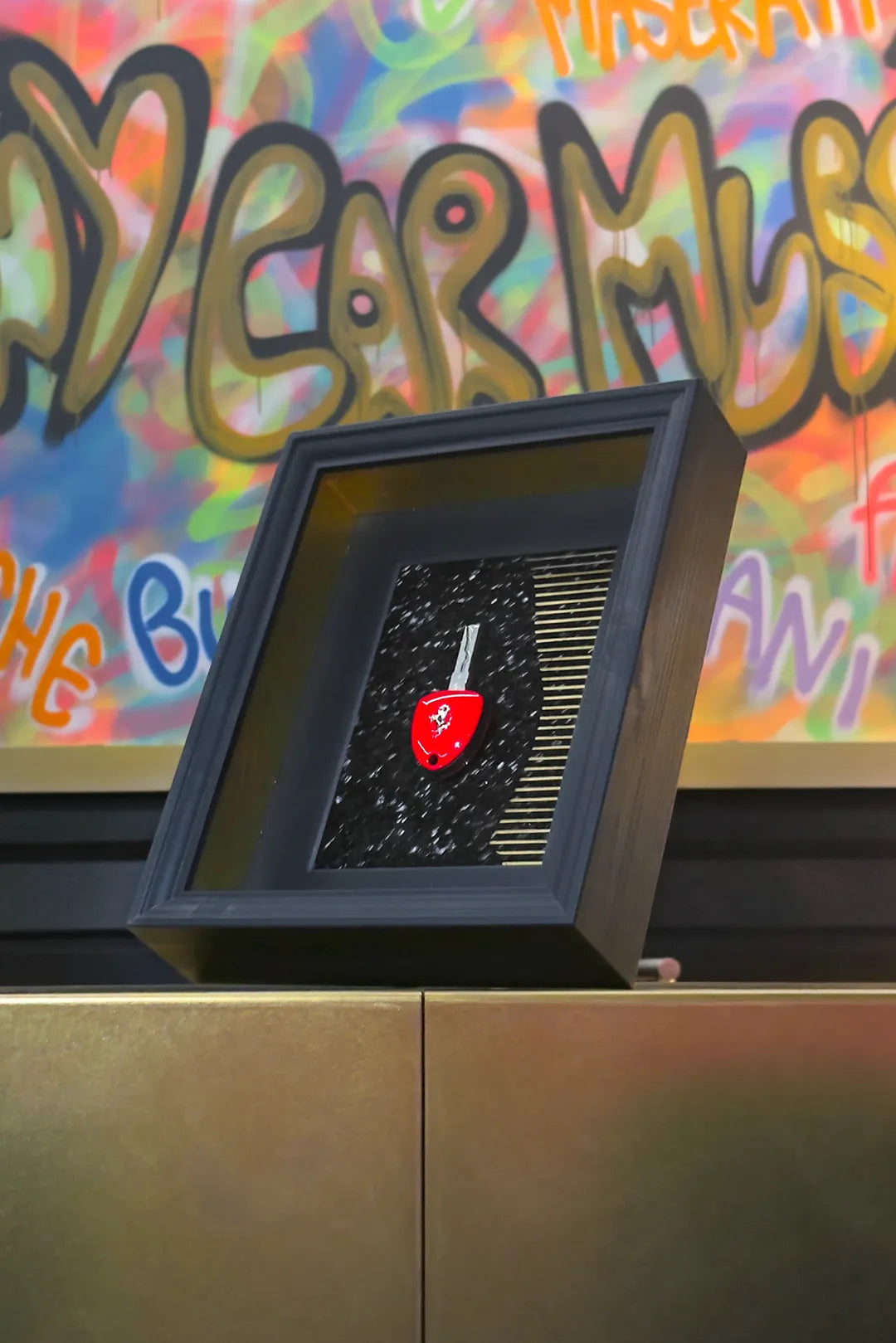 Œuvre LaFerrari clé encadré - Coligny Car Museum