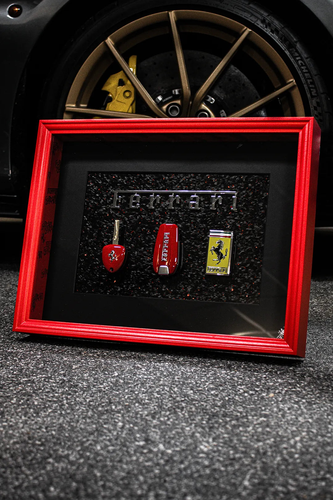 Clé Ferrari 458 Speciale 488 Pista SF90 Stradale encadré
