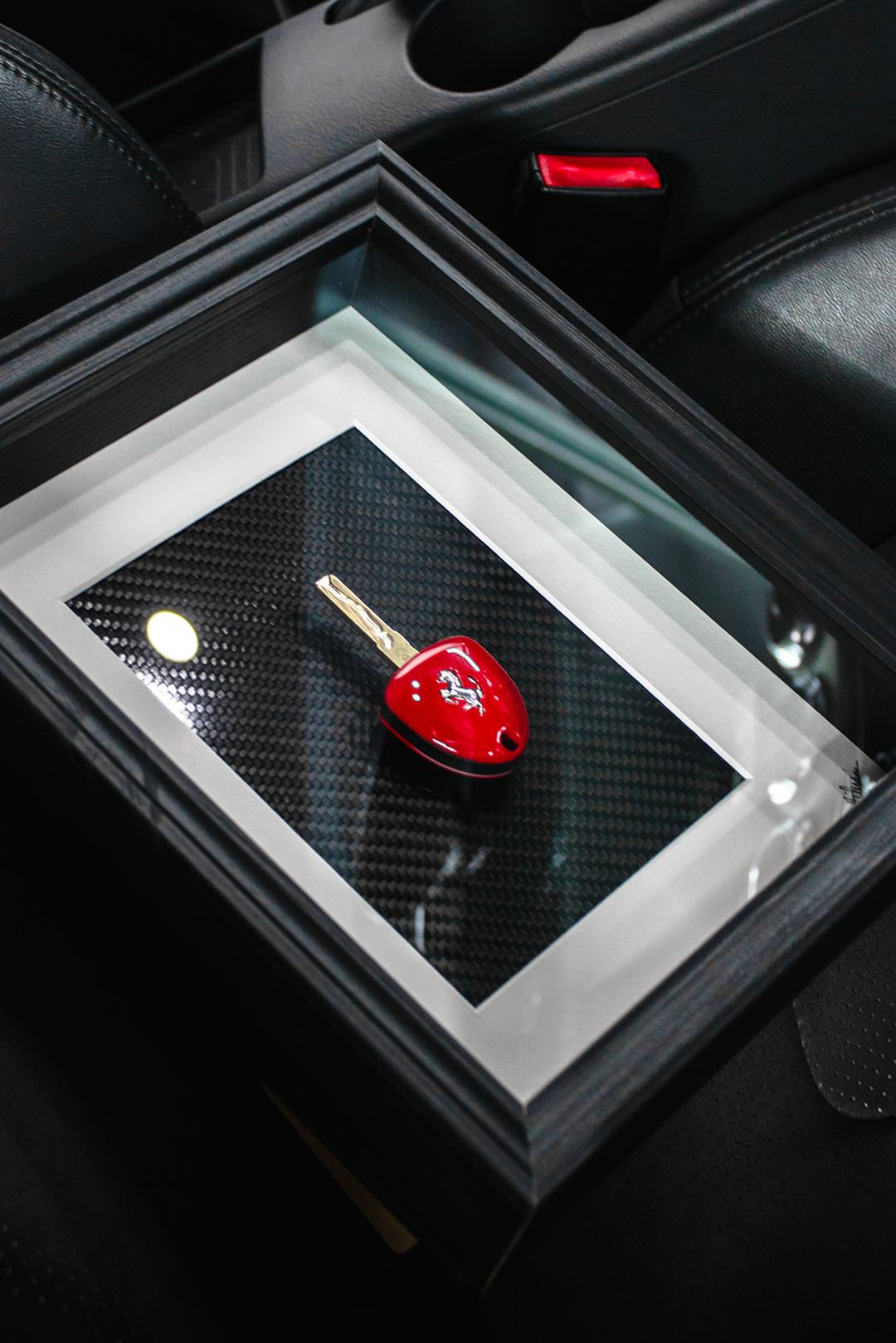 Œuvre Ferrari 458 Italia clé encadré - Hilario DE PAIVA