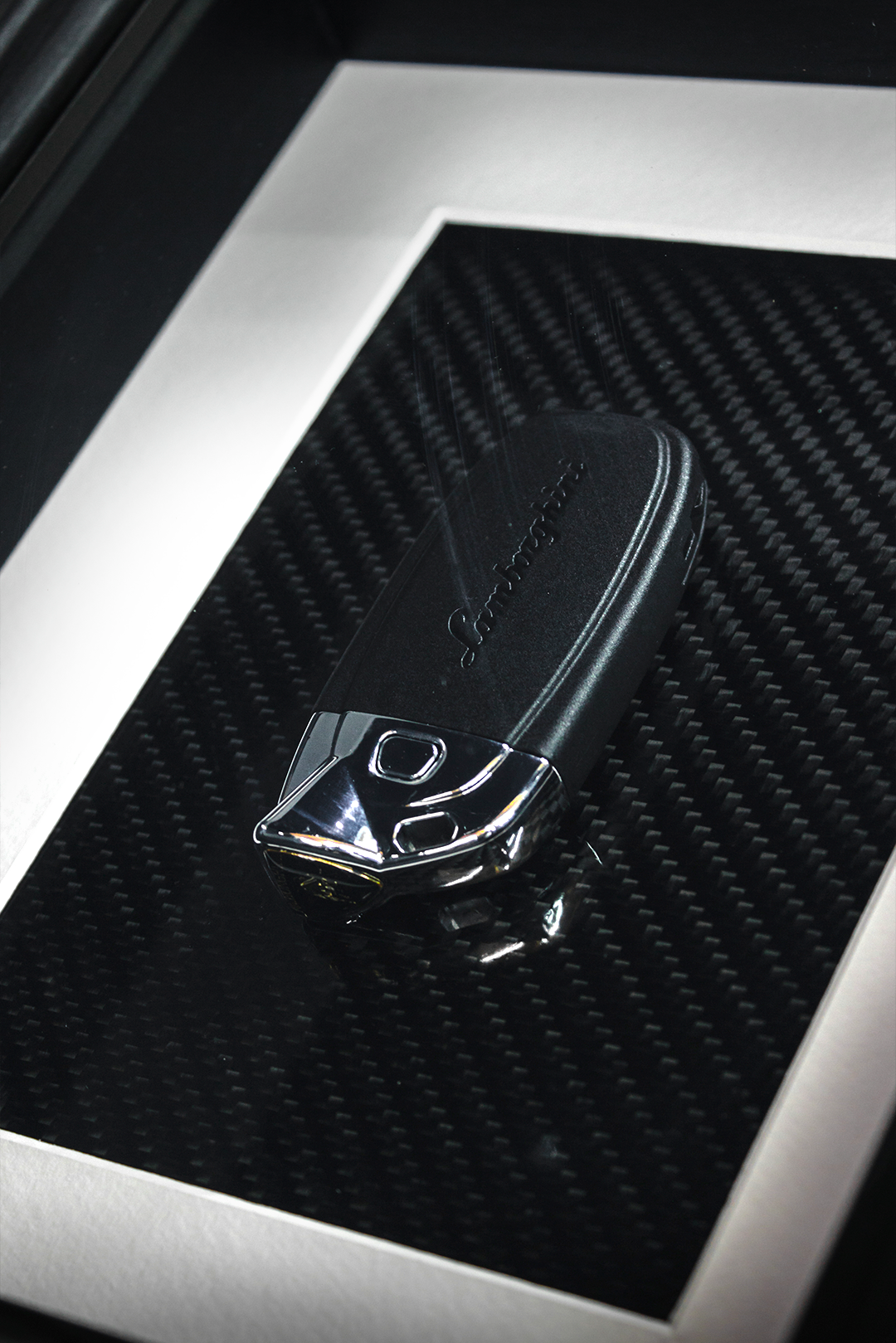 Tableau Lamborghini Aventador clé encadré - Hilario Art